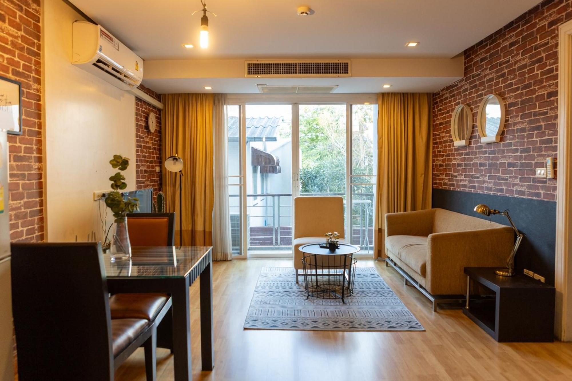 Go Inn Thonglor Bangkok Bagian luar foto